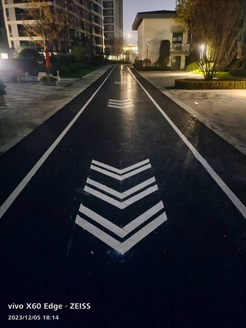 标线施工行业：在道路上描绘安全与规范